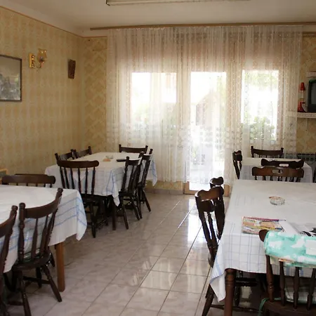 And With Parking Space Palit, Rab - 3195 Penzion 3*