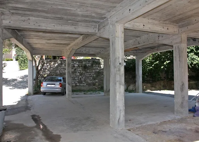 Gostinjska kuća And With Parking Space Palit, Rab - 3195 3*